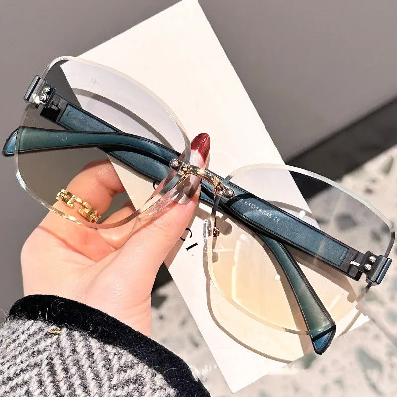 Large Frame Cat Eye Fashion Sunglasses